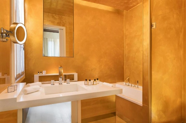 Centurion Palace image 13