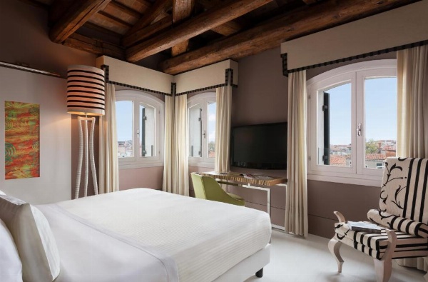 Centurion Palace image 25